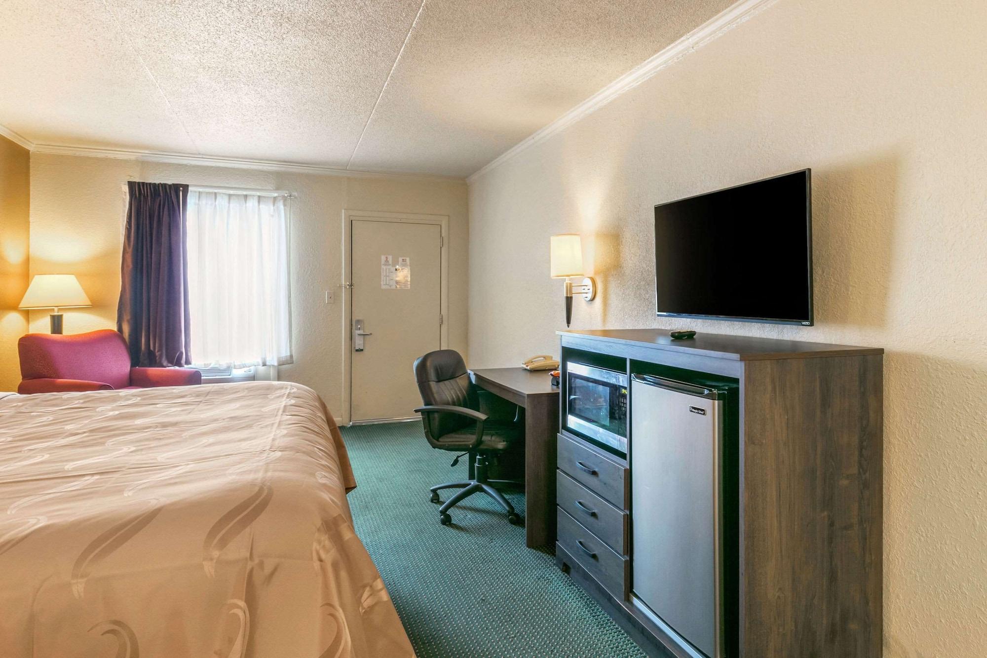 Quality Inn Manchester Exterior photo