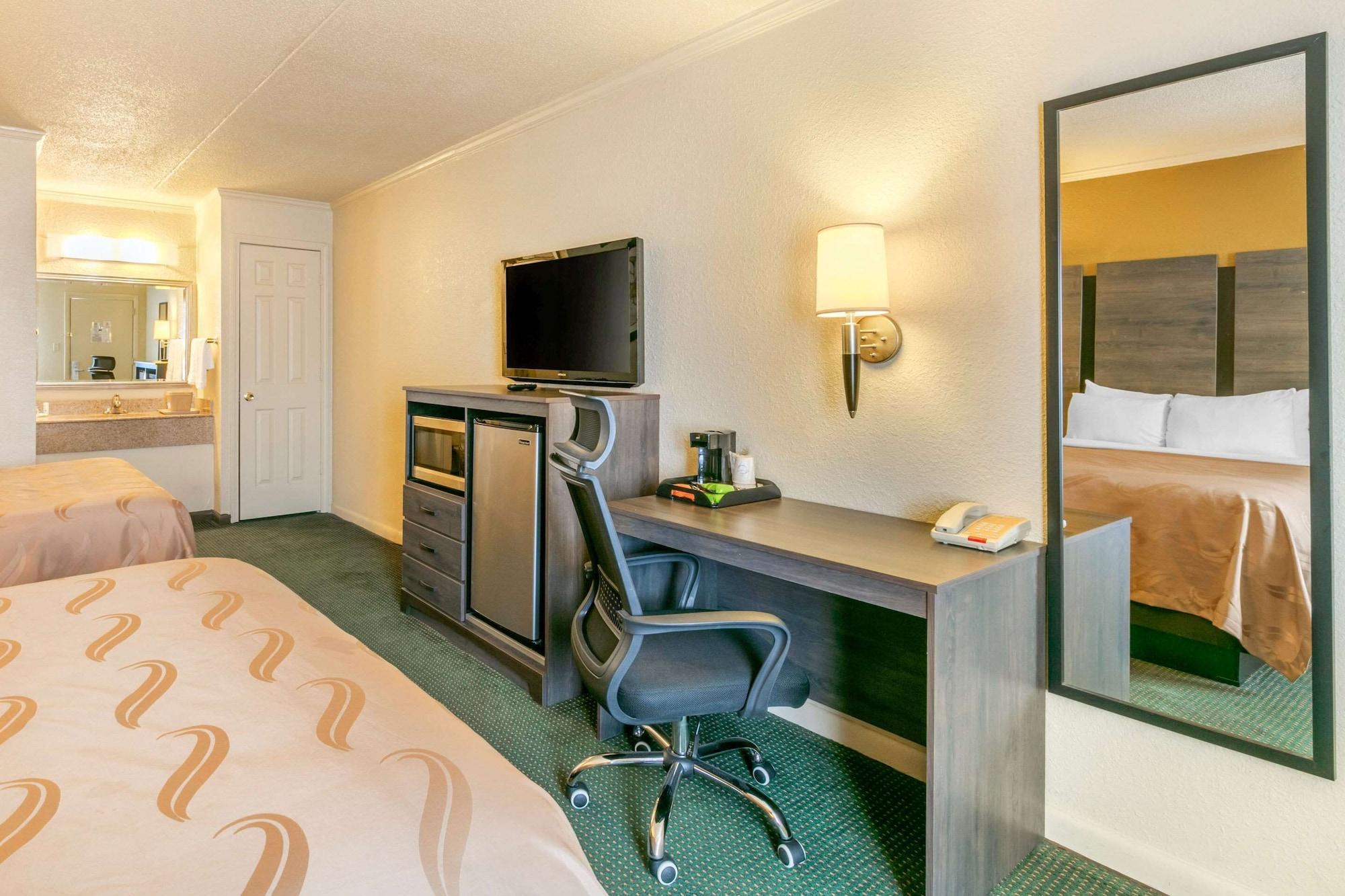 Quality Inn Manchester Exterior photo